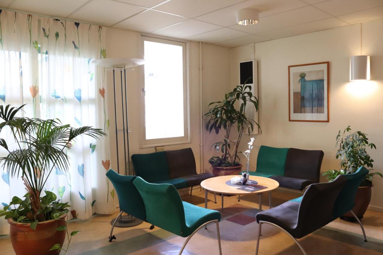 Rs Laegenhetshotell Skoevde Bagian luar foto
